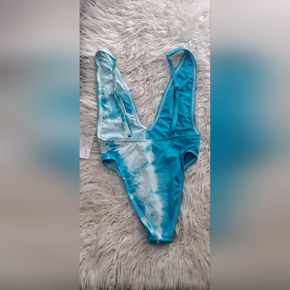 Brand New Dippin Daisy High Cut Deep low V neck on piece crystal tiedye swimsuit - Picture 2 of 5